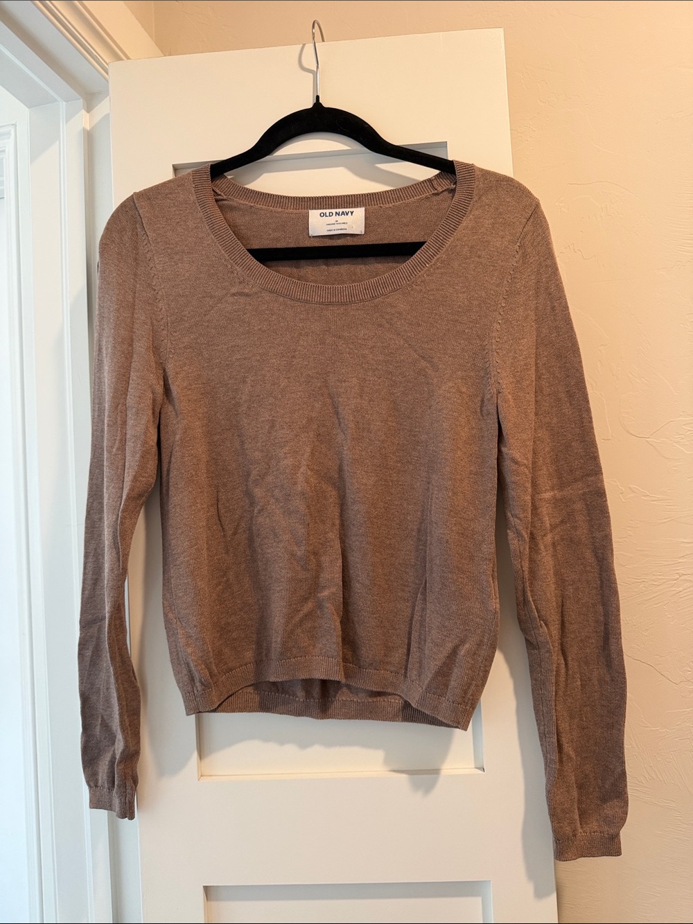 Old Navy Women's Taupe Crewneck Sweater